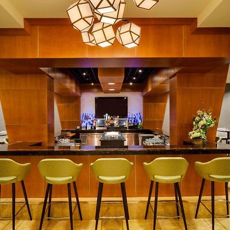 Hotel Courtyard By Marriott Boston Logan Airport Exterior foto